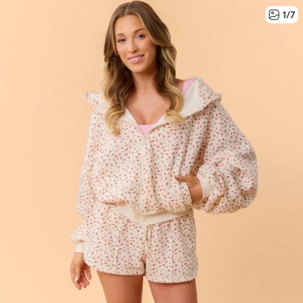 NWT Blogilates Marshmallow Full Zip Hooded Sweatshirt -Cream Floral-S